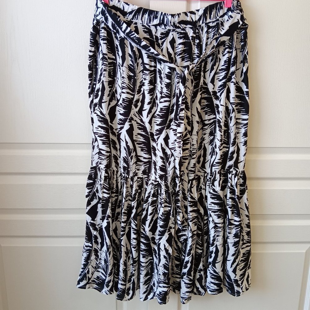 Cacique Women's Black/White Palm Leaves Woven Skirt Coverup Size 26/28